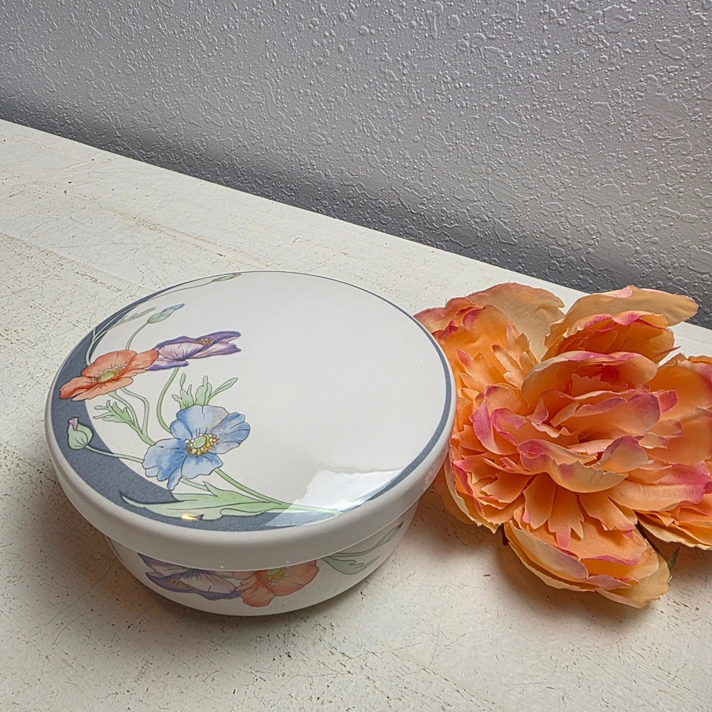 CLEARANCE 💲6️⃣ Hankook Porcelain Poppy Dish‎ Lid Korea Oven Microwave Safe